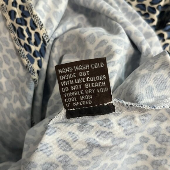 J MCLAUGHLIN LARGE BLUE CHEETAH LONG SLEEVE SHIRT PRINTED KEY HOLE CUT OUT BLOUS - Picture 6 of 6